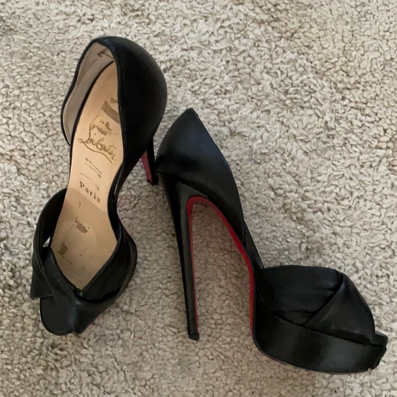 Christian Louboutin Shoes - 🎁HP 4x🎁Louboutin Black Leather Leather Volpi 150 Pumps Stiletto Heels 35 1/2